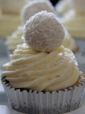 Double Vanilla Cupcakes